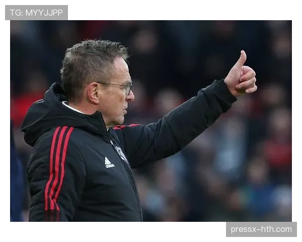 曼联危机暂缓，状态回暖引关注